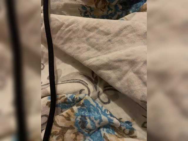 le modèle _POLUSLADKOE_ est en webcam porno dans un show sur le site bongacams, il possède les tags suivants: White/Caucasian,Brunette,Trimmed