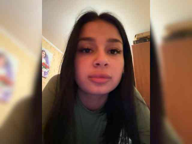 ElinaGemil webcam