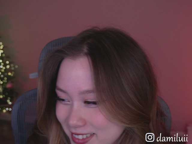 damilui's BongaCams show and profile