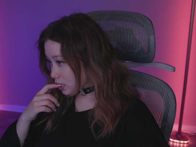 damilui's BongaCams show and profile