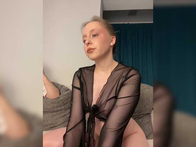 PeachPie's BongaCams show and profile