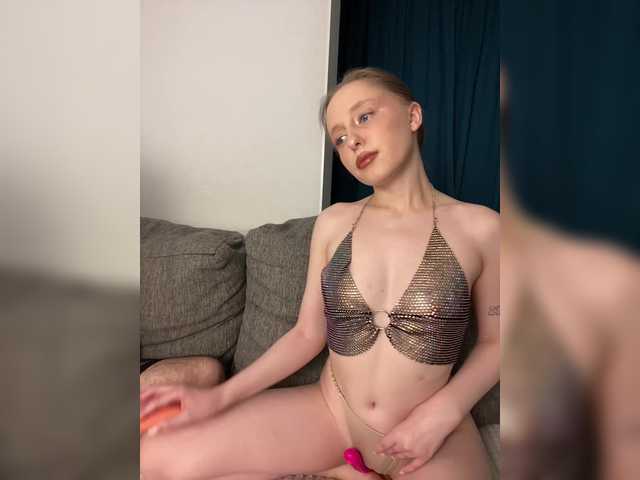 PeachPie's BongaCams show and profile