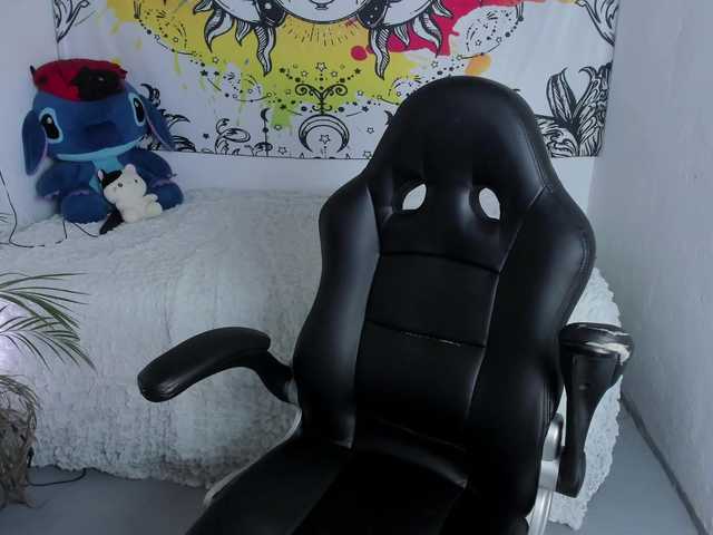 Just-katiex's BongaCams show and profile