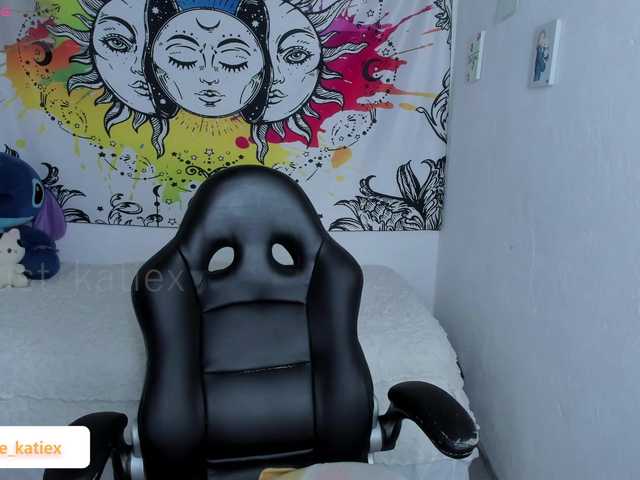 Just-katiex's BongaCams show and profile