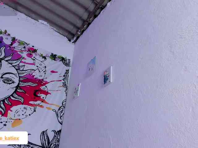 Just-katiex Just-katiex