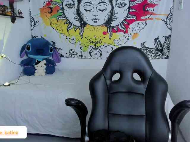 Just-katiex Just-katiex