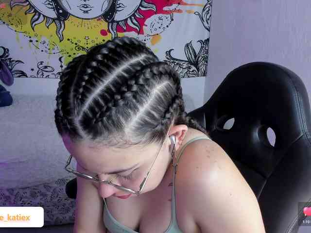 Just-katiex Just-katiex