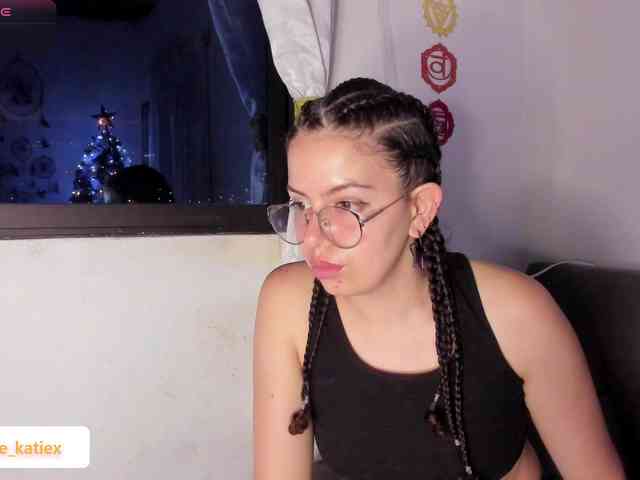 Just-katiex Just-katiex
