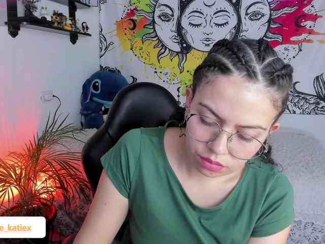 Just-katiex Just-katiex