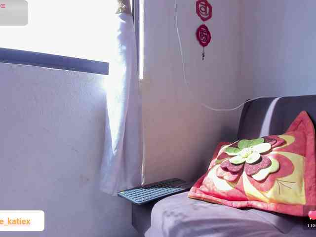 Just-katiex Just-katiex