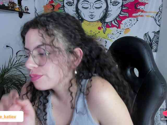 Just-katiex Just-katiex
