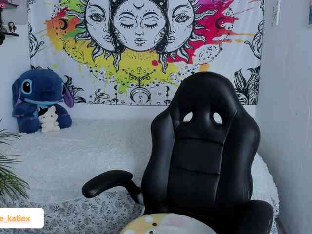 Just-katiex Just-katiex