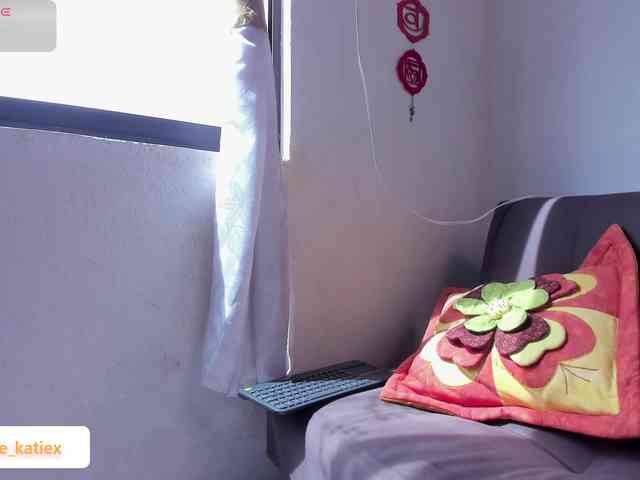 Just-katiex Just-katiex