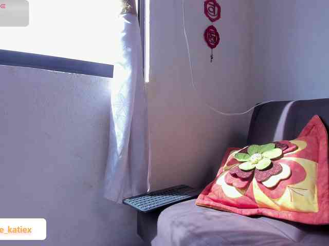 Just-katiex Just-katiex