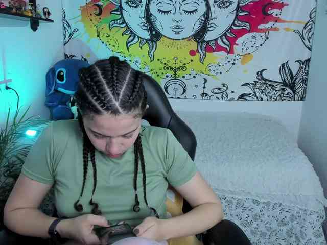 Just-katiex Just-katiex