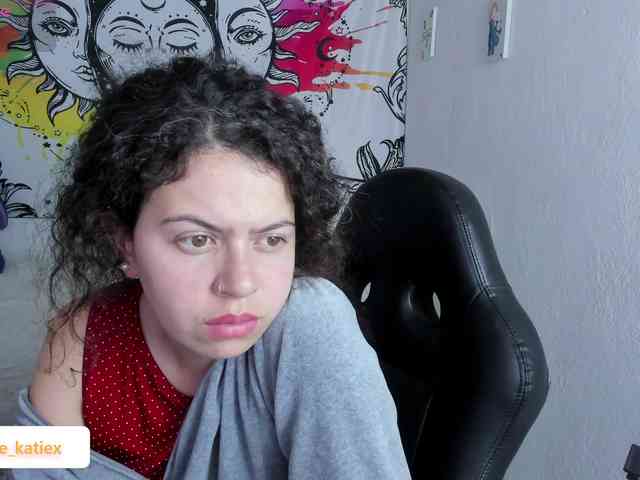 Just-katiex Just-katiex