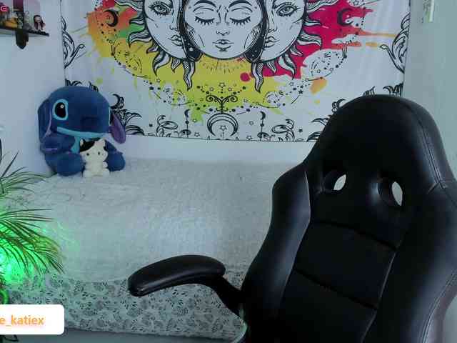 Just-katiex Just-katiex