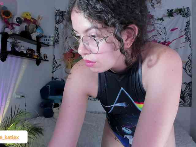 Just-katiex Just-katiex
