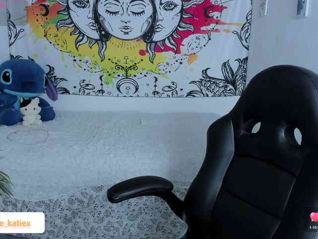 Just-katiex Just-katiex