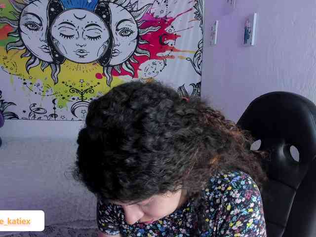 Just-katiex Just-katiex