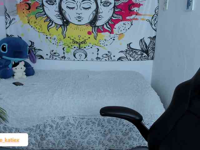 Just-katiex Just-katiex