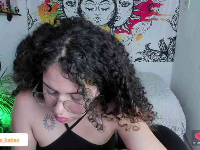 Just-katiex Just-katiex