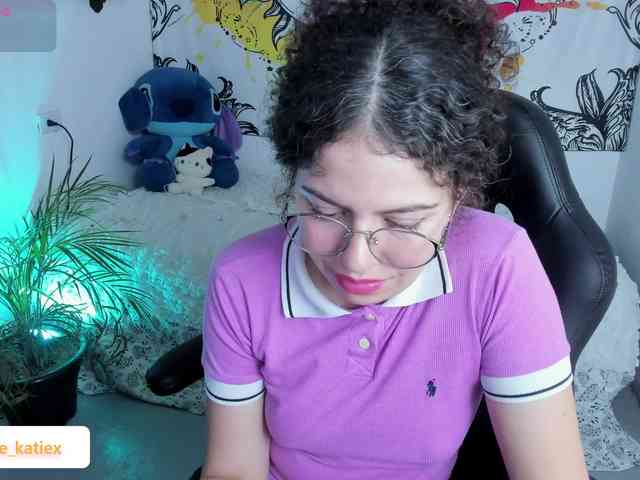 Just-katiex Just-katiex