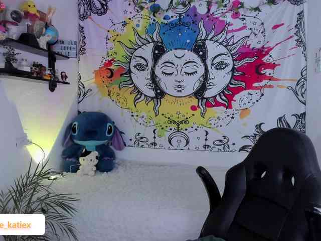 Just-katiex Just-katiex