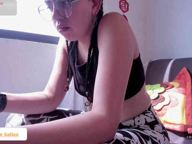 Just-katiex Just-katiex