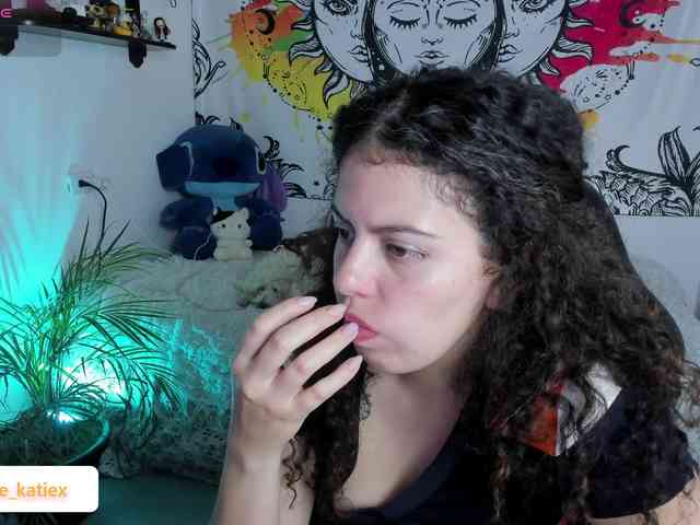 Just-katiex Just-katiex
