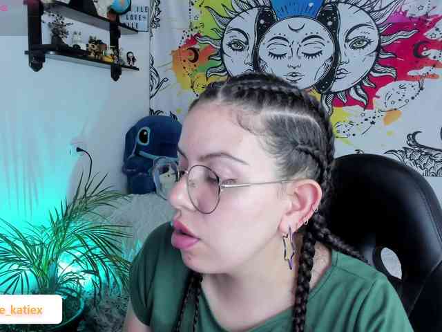 Just-katiex Just-katiex