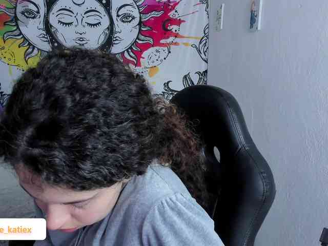 Just-katiex Just-katiex