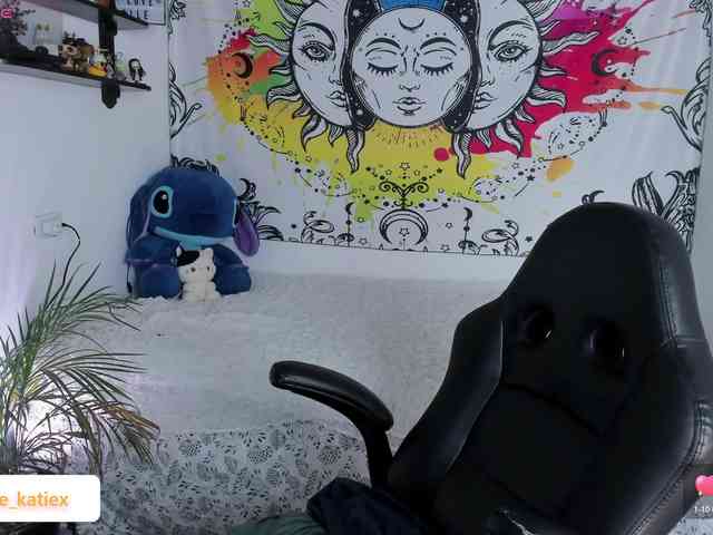 Just-katiex Just-katiex