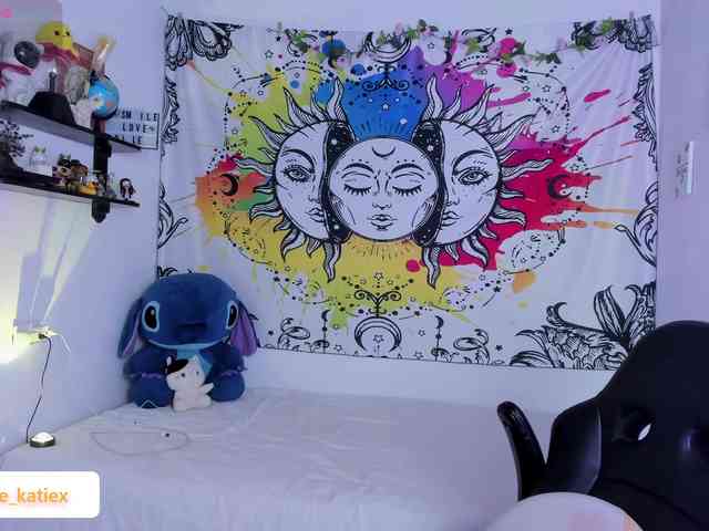 Just-katiex Just-katiex