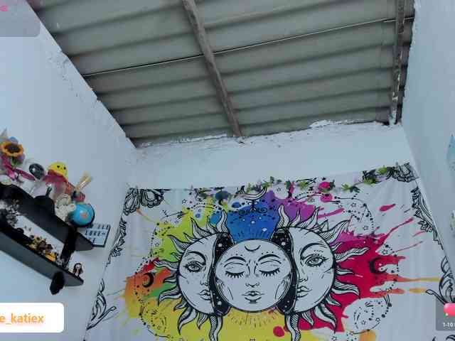 Just-katiex Just-katiex