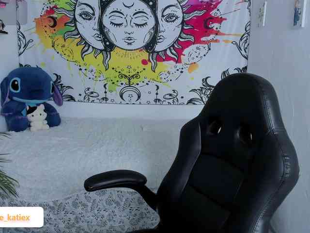 Just-katiex Just-katiex