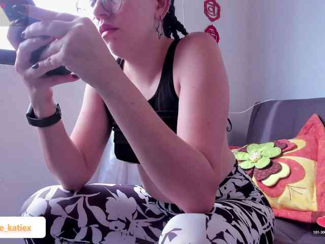 Just-katiex Just-katiex