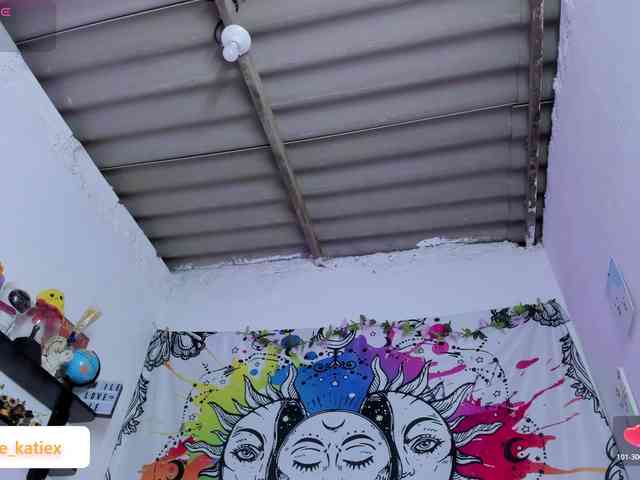 Just-katiex Just-katiex