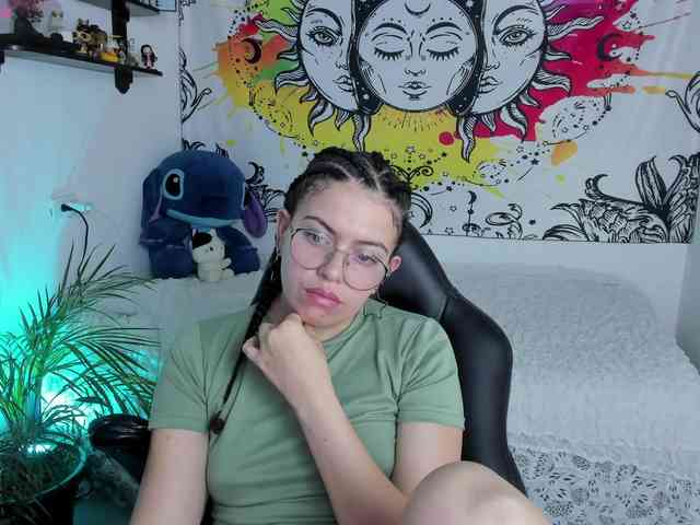 Just-katiex Just-katiex