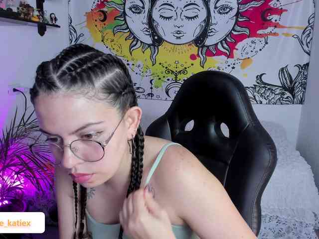 Just-katiex Just-katiex