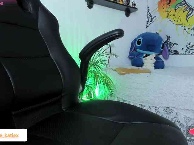 Just-katiex Just-katiex