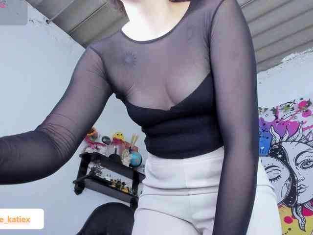 Just-katiex Just-katiex