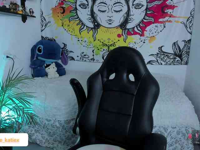 Just-katiex Just-katiex