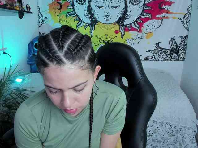 Just-katiex Just-katiex