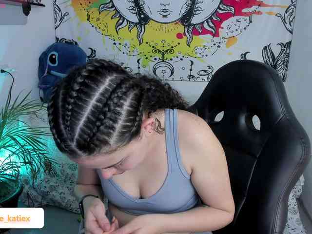 Just-katiex Just-katiex