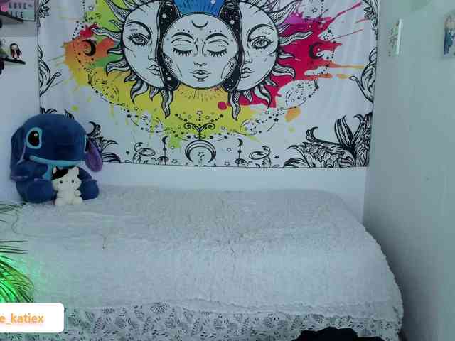 Just-katiex Just-katiex