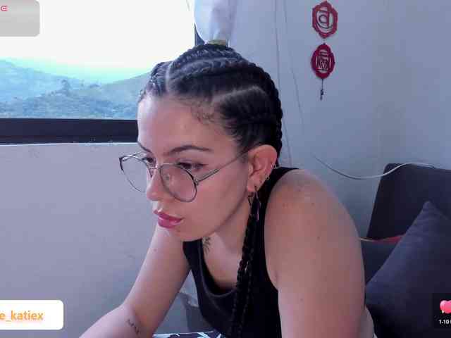 Just-katiex Just-katiex