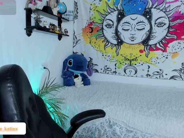 Just-katiex Just-katiex