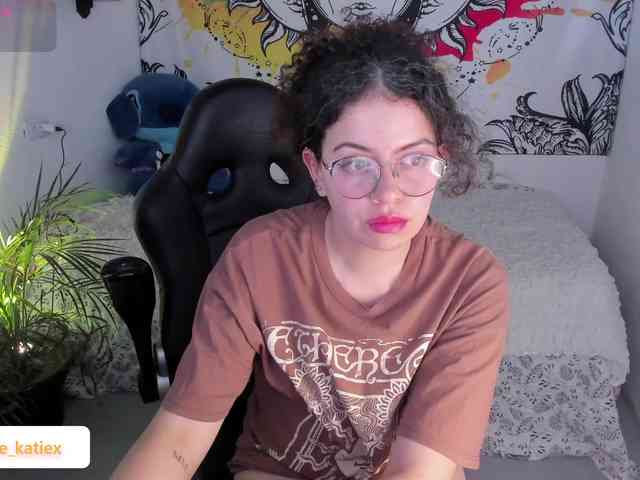 Just-katiex Just-katiex