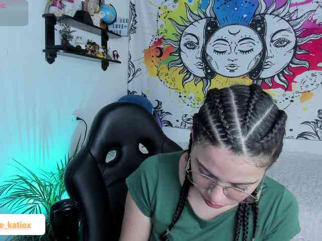 Just-katiex Just-katiex